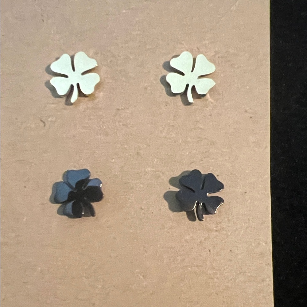 Gold and Black Clover Stud Earring Set